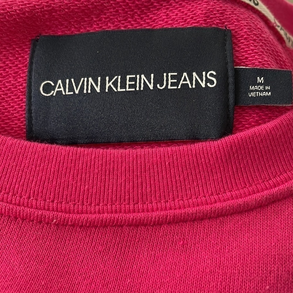 ♥️calvin Klein♥️Crew neck short sleeve Cropped graphic sweat shirt size (Med) - Picture 4 of 7